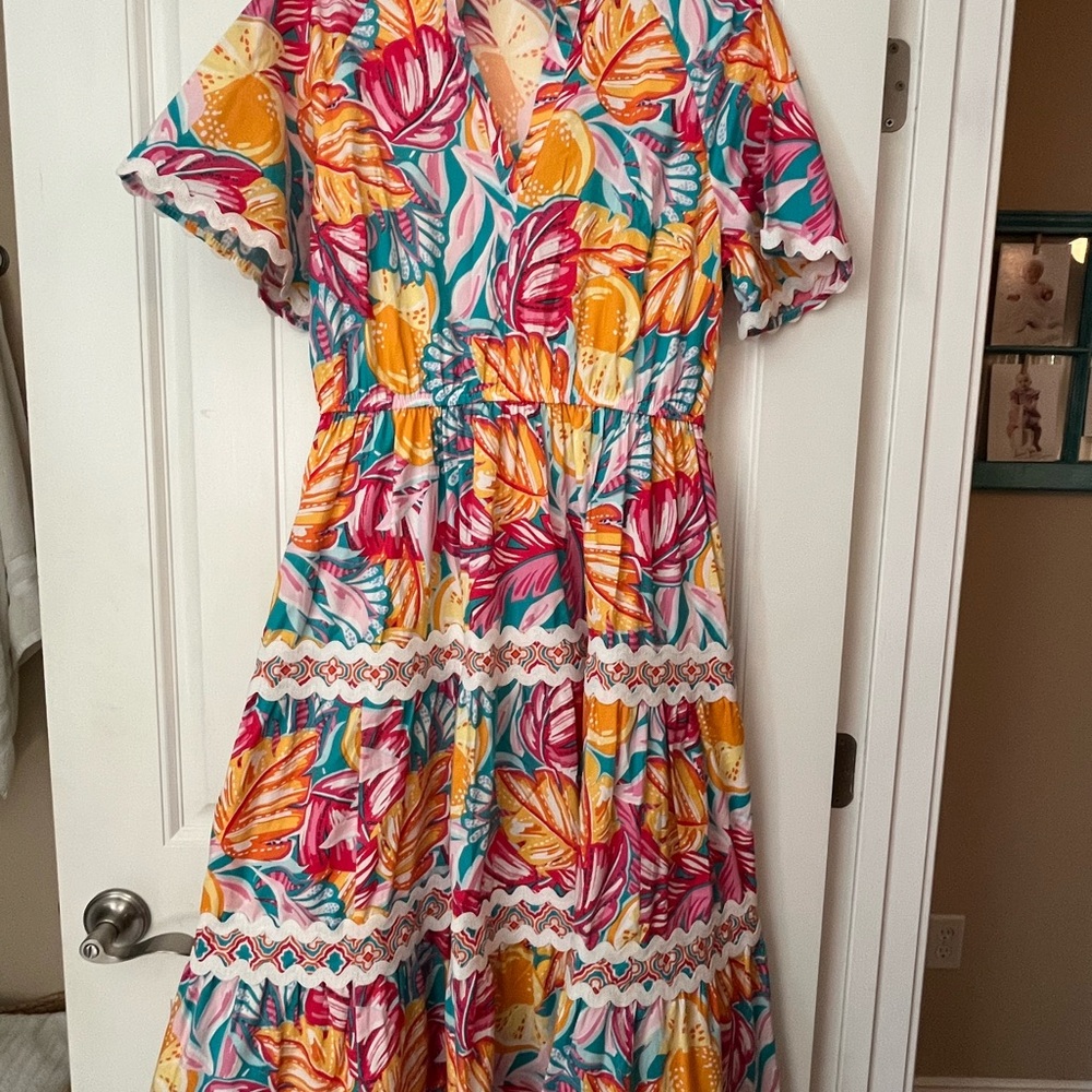 Crown & Ivy Vibrant Floral Midi Dress